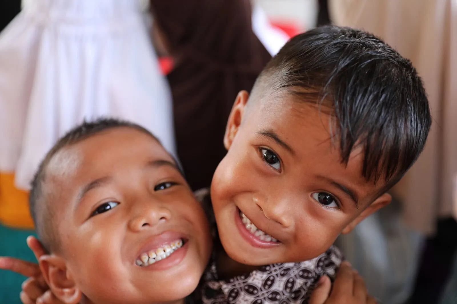 Anak-anak di lingkungan daycare yang ramah dan aman
